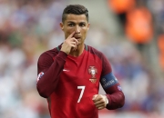 九游体育官方入口-银箭破晓，王者制胜，梅赛德斯力克索伯车队的唯一瞬间，维斯塔潘的关键一击