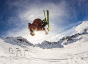 九游APP-马克西爆发引领吉林队连续得分狂潮，快船防线遭全面压制