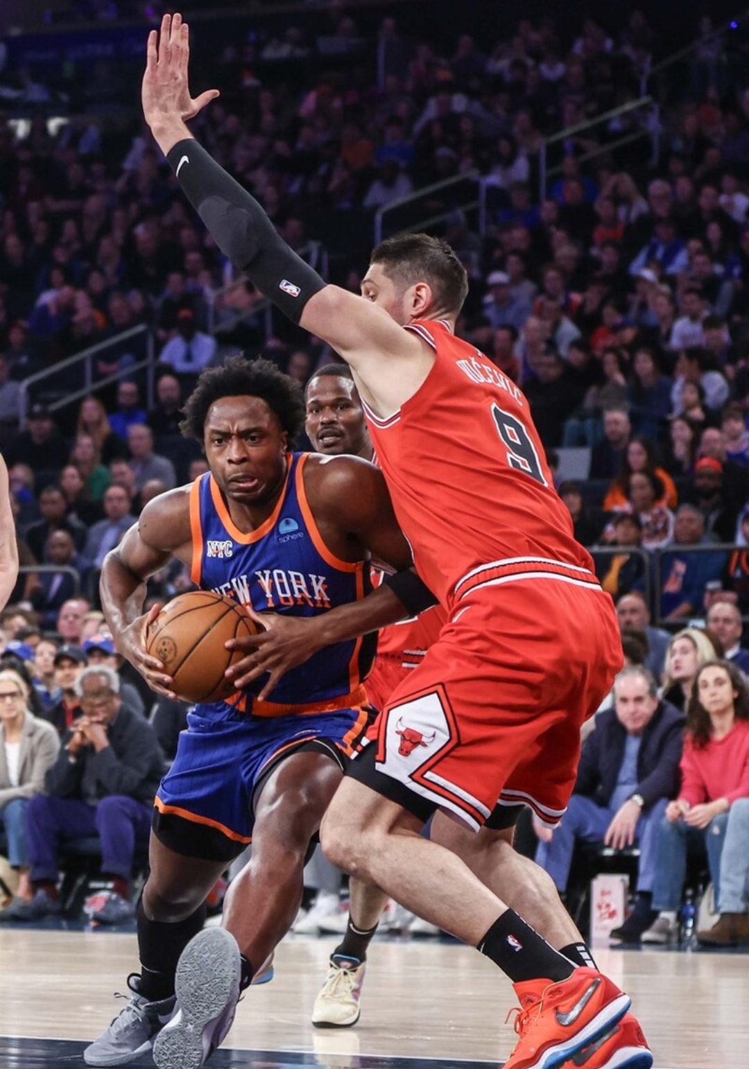 尼克斯险胜美国男篮，加里纳利送出助攻的简单介绍