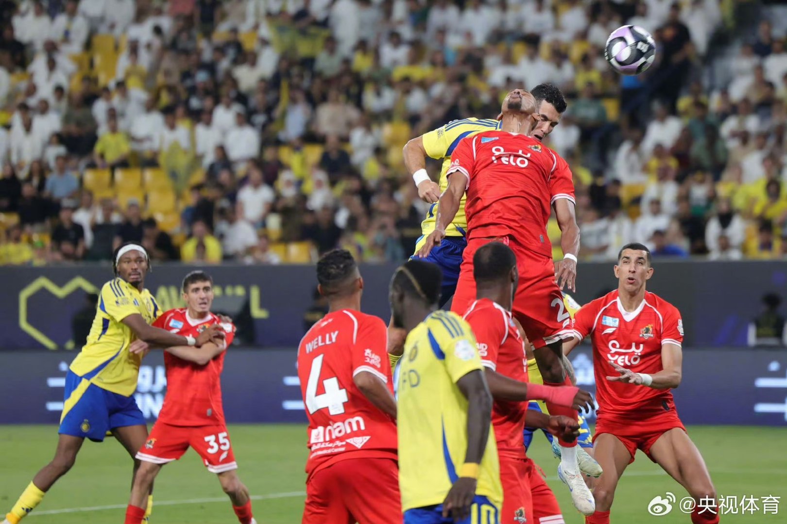 马赛球员轮番破门，夺取比赛胜利