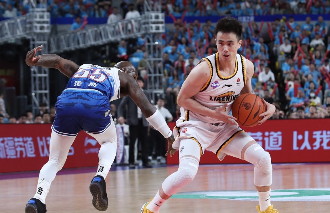 诺维奇主场逆转比分，取得关键胜利