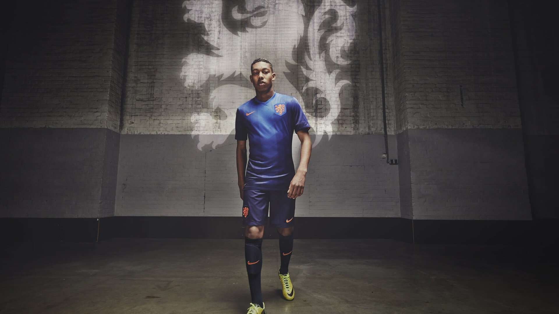 F1新赛季揭幕战之夜,苏亚雷斯教科书级表现,诠释何为完美开局