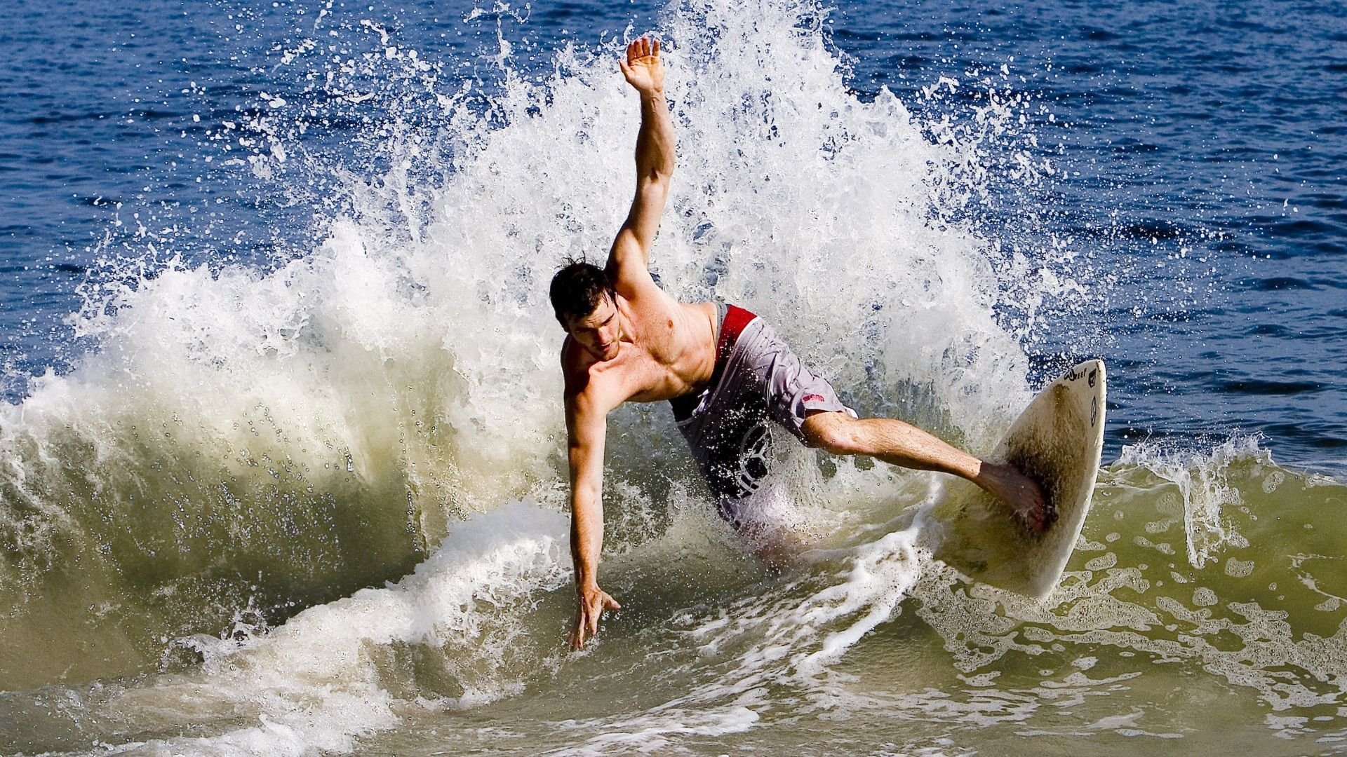 大帝东征！恩比德数据全面爆炸，76人客场力压勇士