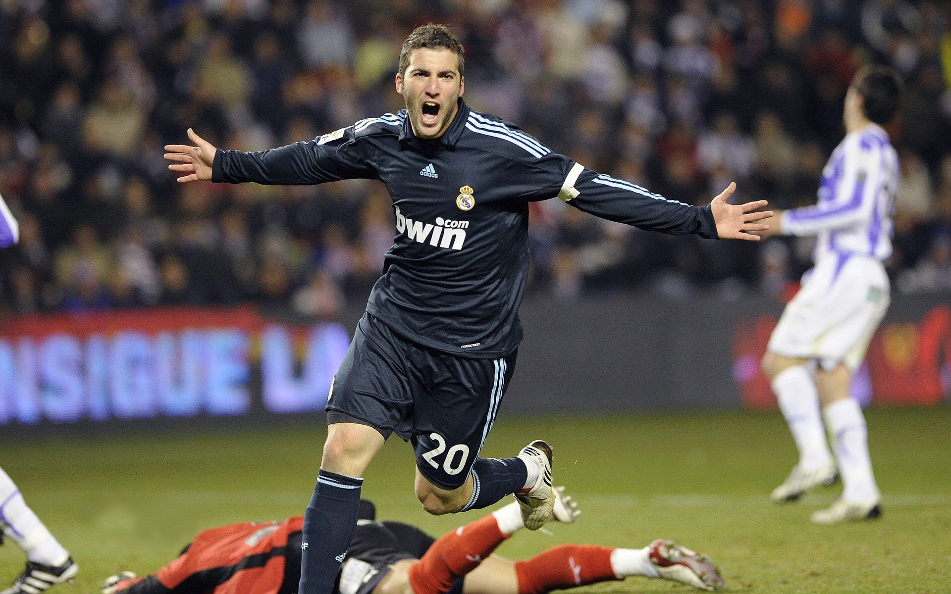 当格子军团遇见斗牛士,格列兹曼点燃的,不只是赛场